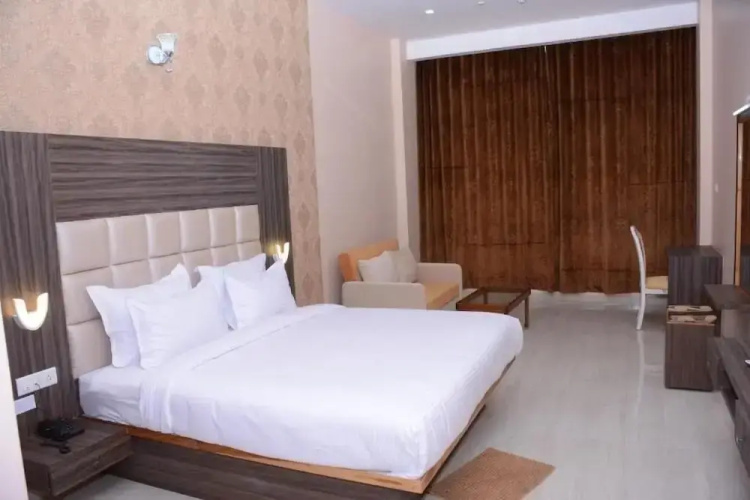 Ratnaa Resort