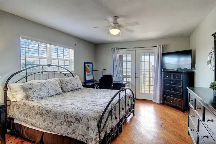 8 Bells SB730 - 3 Br Home