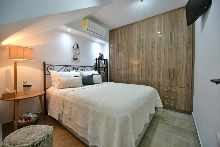 Agate Hydra luxury apartment