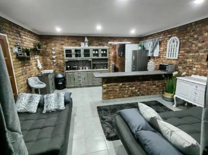 CH Airport Accommodation Room 2