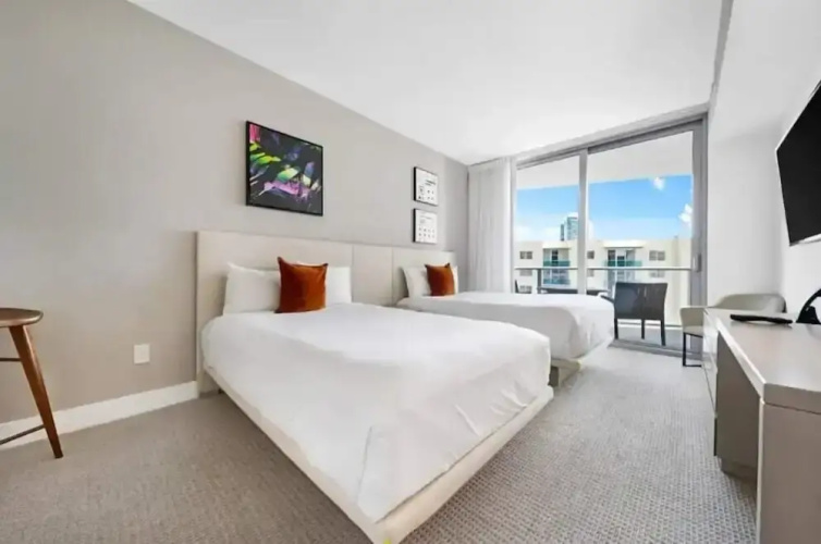 Beautiful Hyde Resort Luxe 2BR Private Beachfront