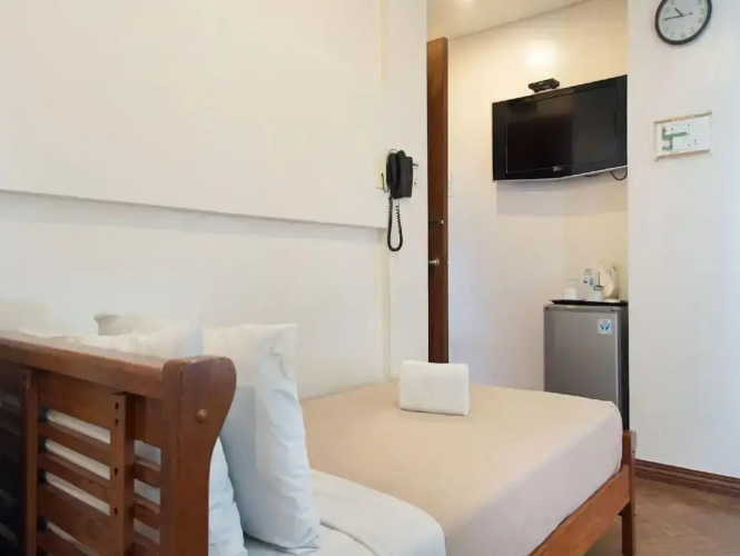 Collection O Avitel Hotel near Osmena Highway, PNR Pasay Station, Metro Manila