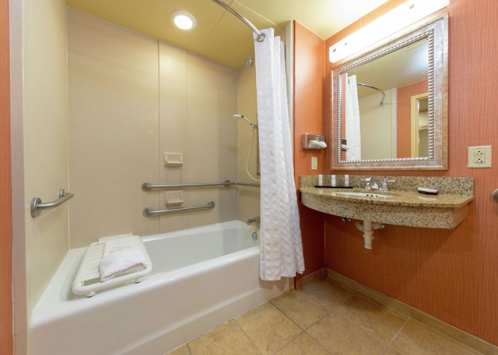 Embassy Suites by Hilton Hampton Convention Center photo 10