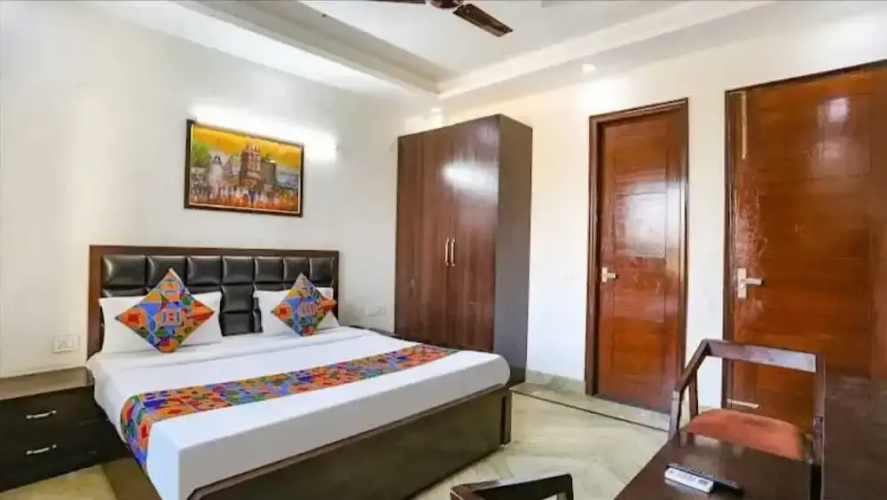 Hotel 79