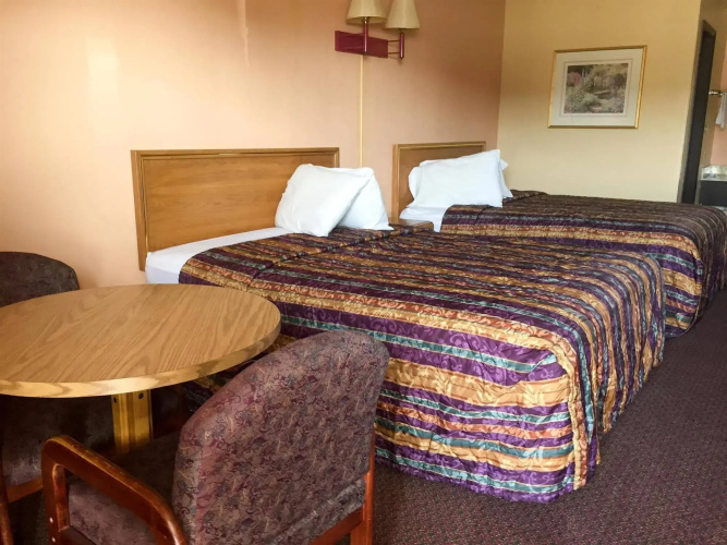Heritage Inn & Suites