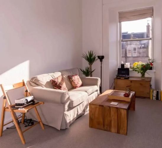 Comfortable Apartment in Leith