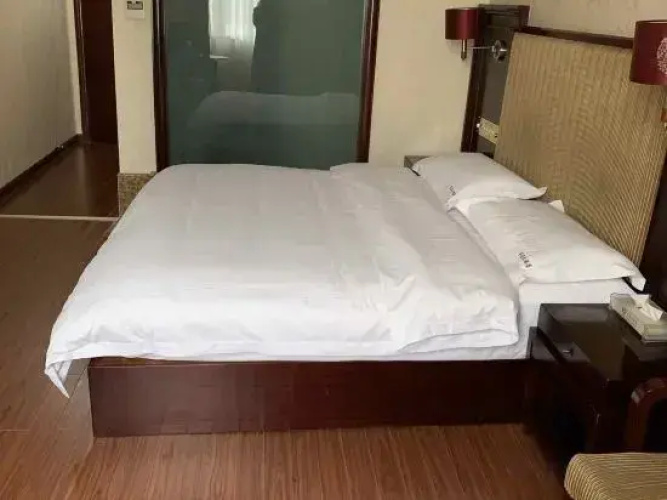 Cenxi Hotel