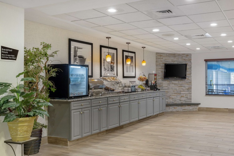 Best Western Plus New England Inn & Suites photo 27