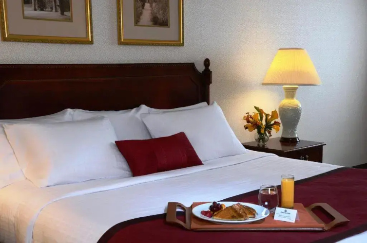 Clinton Inn Hotel & Event Center