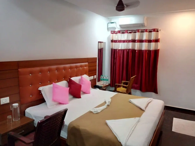 Deluxe Double room with city view