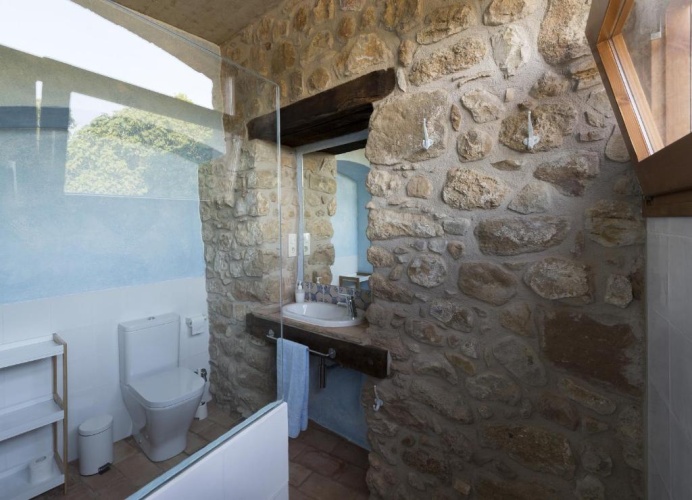 3 Bedrooms Cottage