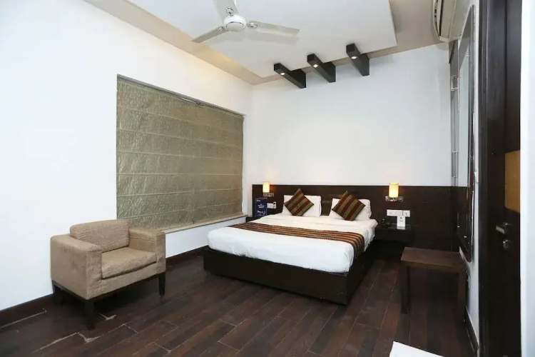 OYO Premium DLF III