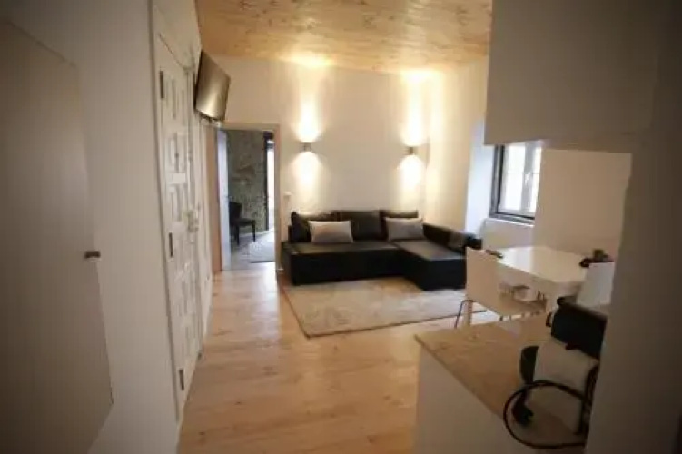 Charming Bairro Alto Apartment