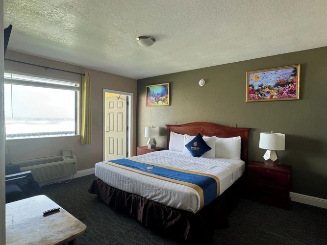 2 Bedrooms Family Suite with balcony and with ocean view