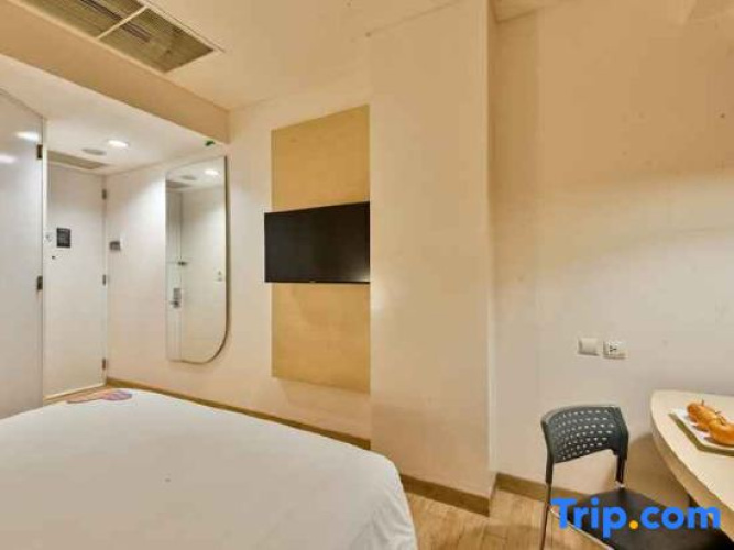 MaxOneHotels @ Premier Melawai