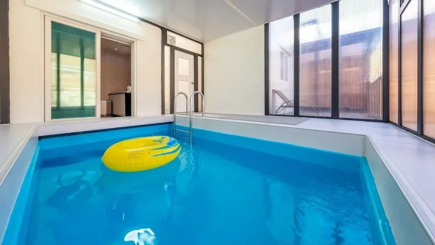 2 Bedrooms Villa