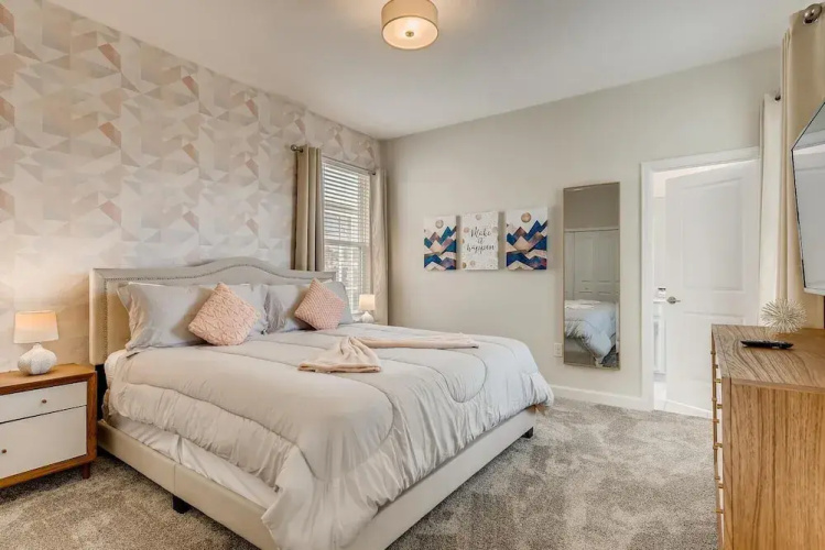 871 DS - Exquisite 5BR Retreat With Pool