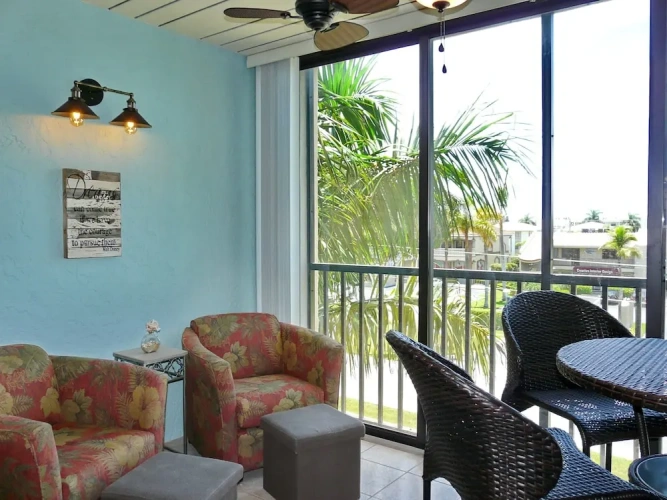 Standard Quadruple room with balcony
