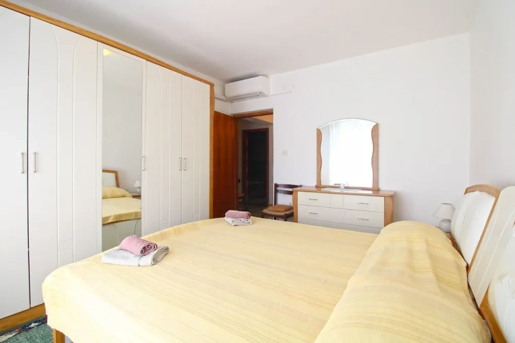 4 Bedrooms Standard Apartment with balcony