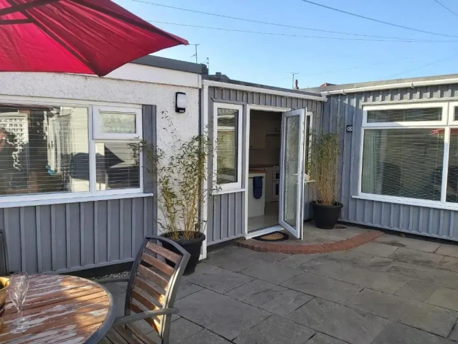 2 Bedrooms Chalet