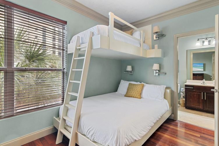 Beach Pointe 301