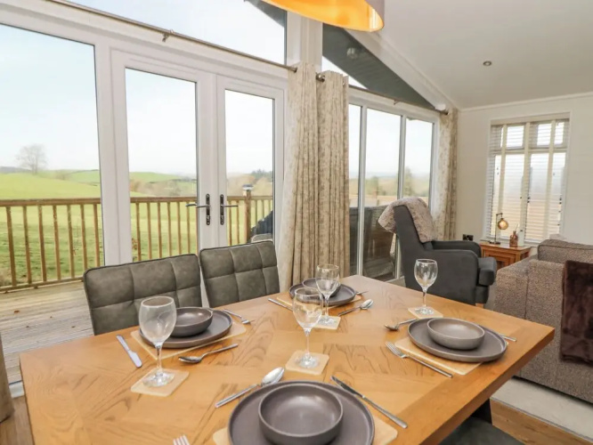 Seren Lodge