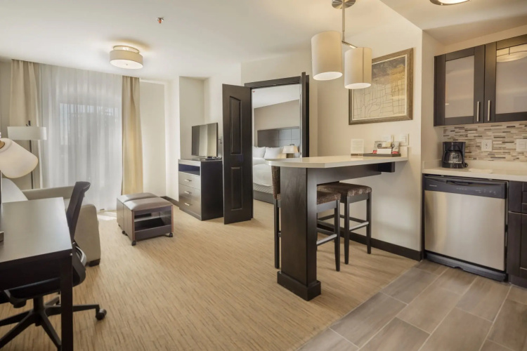 Staybridge Suites Irapuato by IHG