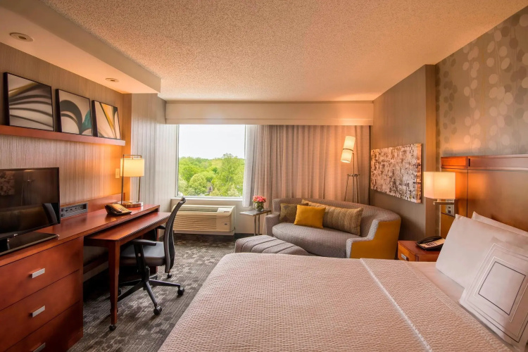 Courtyard by Marriott Bethesda/Chevy Chase