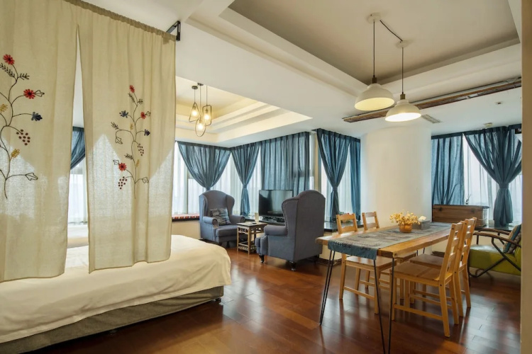 Chengdu Skyline International Apartment