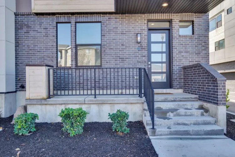 Modern Downtown Provo Townhome w/ Balcony!