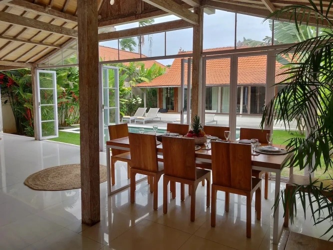 3 Bedrooms Villa