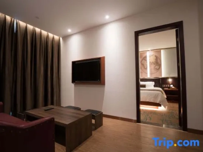 Deluxe Suite