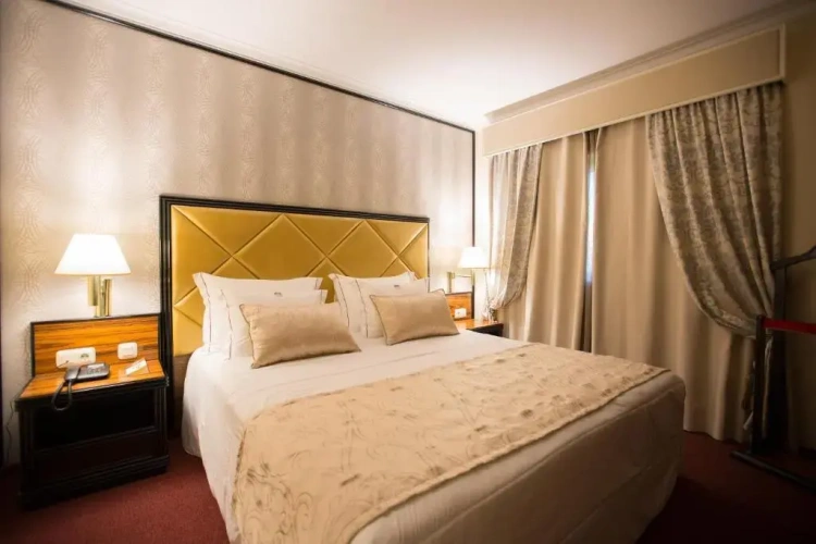 Deluxe Suite with view