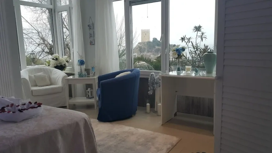 Deluxe Suite with balcony