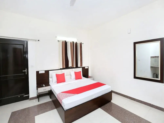 OYO 10537 Star City Inn