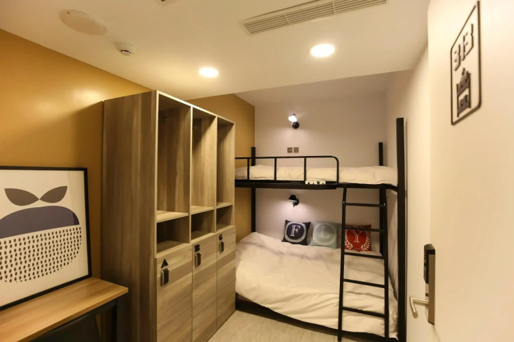 Flyinn Hostel