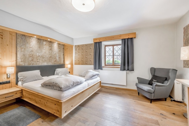 Deluxe Double room with city view