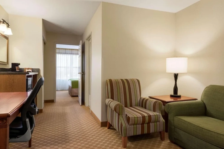 1 Bedroom Suite