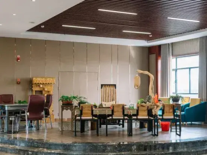 Huayi Hotel