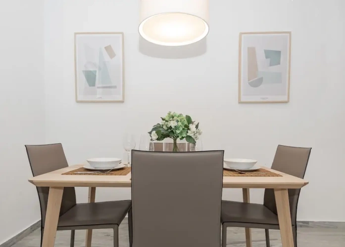 2 Bedrooms Apartment