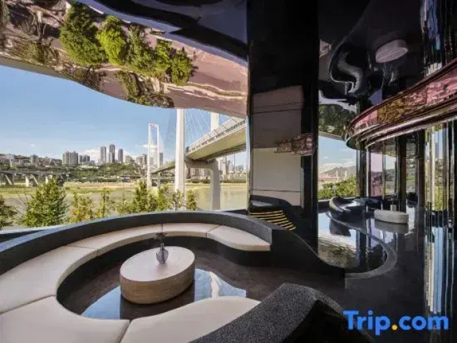 Yolo Private Soup Hot Spring Designer Hotel