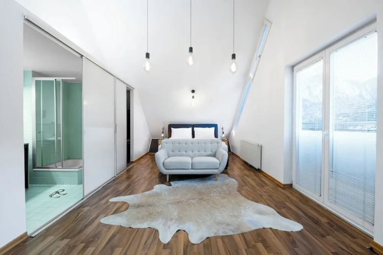 Deluxe Apartment with balcony and with mountain view