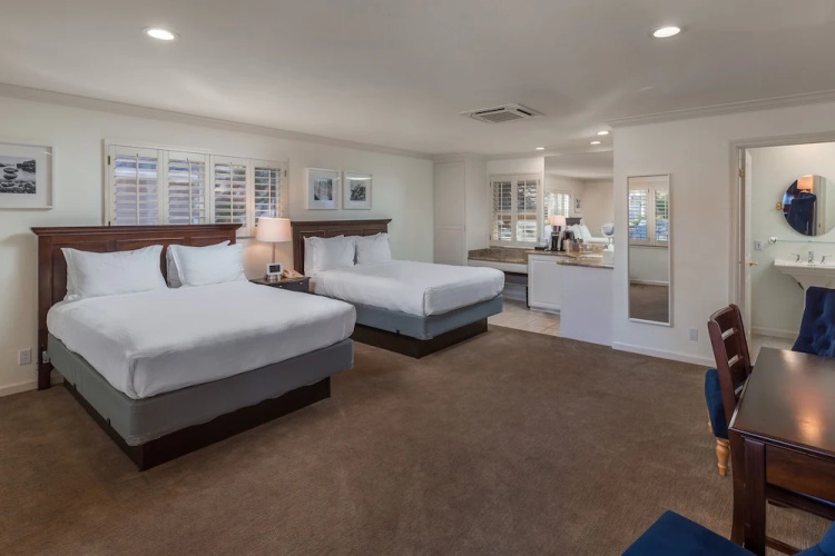 Saratoga Oaks Lodge