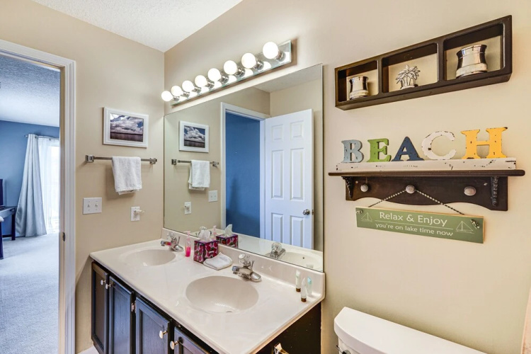 Large Balcony w/ View: Lakefront Osage Beach Condo