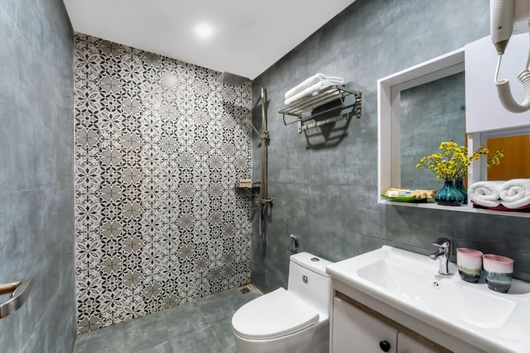 Superior Double Basement room