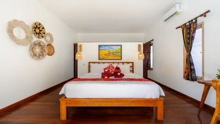 2 Bedrooms Villa