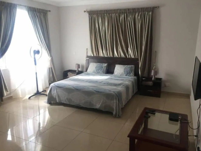 3 Bedrooms Apartment