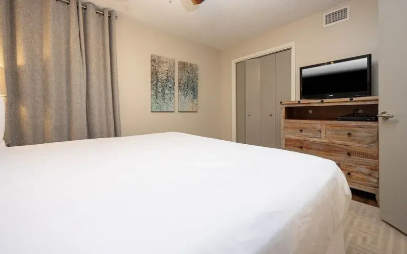 Phoenix Iv 4001 3 Bedroom Condo