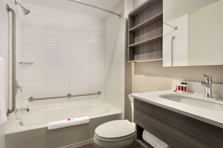 Microtel Inn & Suites By Wyndham Lloydminster photo 11