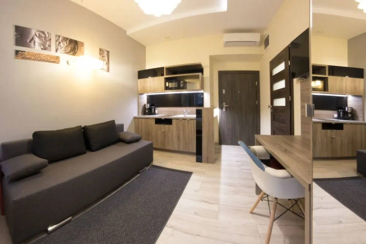 Deluxe Studio